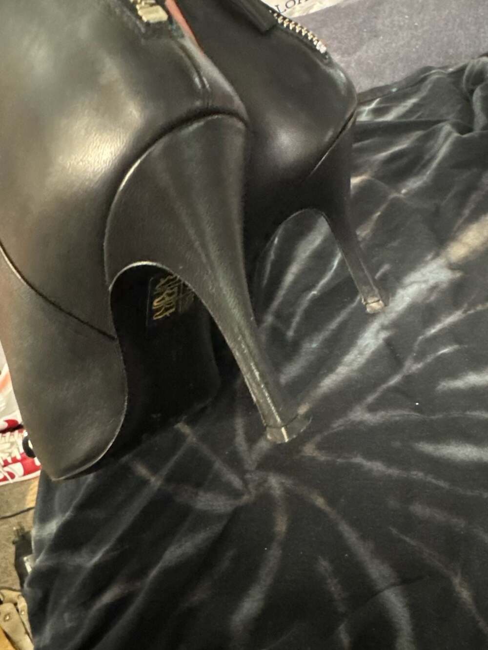 Diesel D-Venus AB boots for Women - Black in Bahrain - Picture 3 of 5